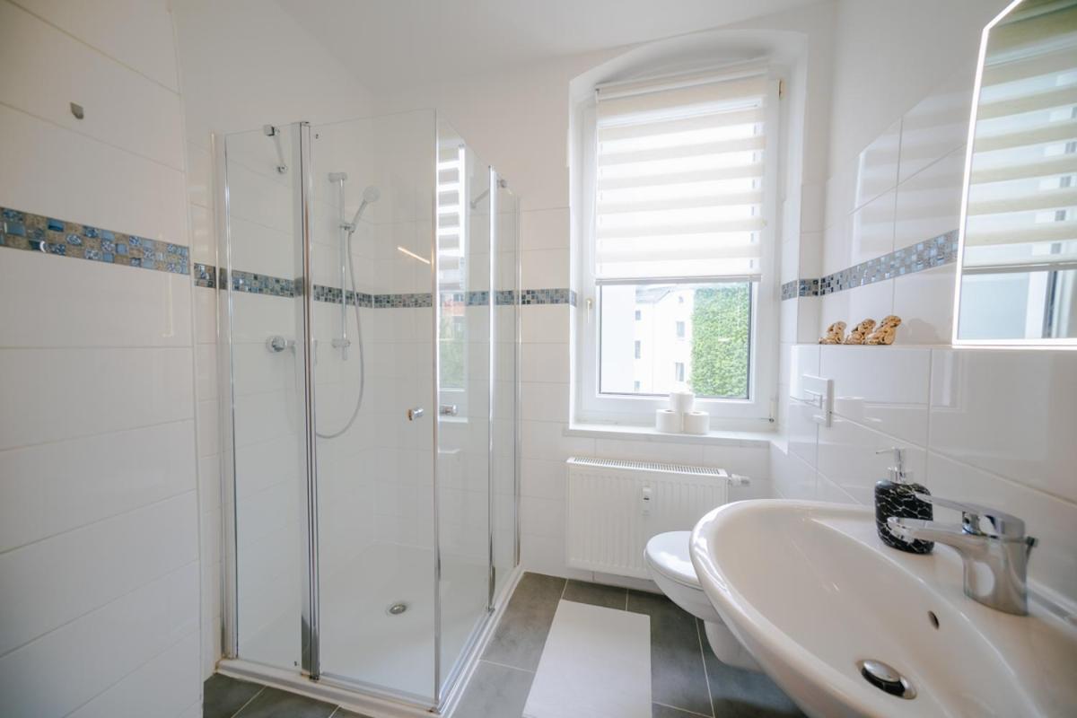 Ferienwohnung Laura In Gera Fuer Bis Zu 4 Personen - Neu Renoviert Exteriör bild