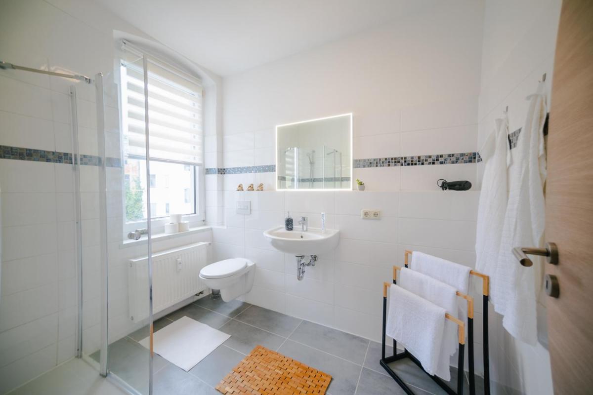 Ferienwohnung Laura In Gera Fuer Bis Zu 4 Personen - Neu Renoviert Exteriör bild